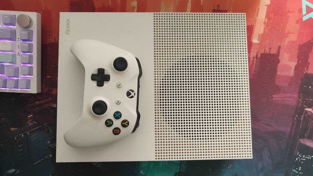 Продам Xbox One S 1TB Digital Edition - Идеальное состояние