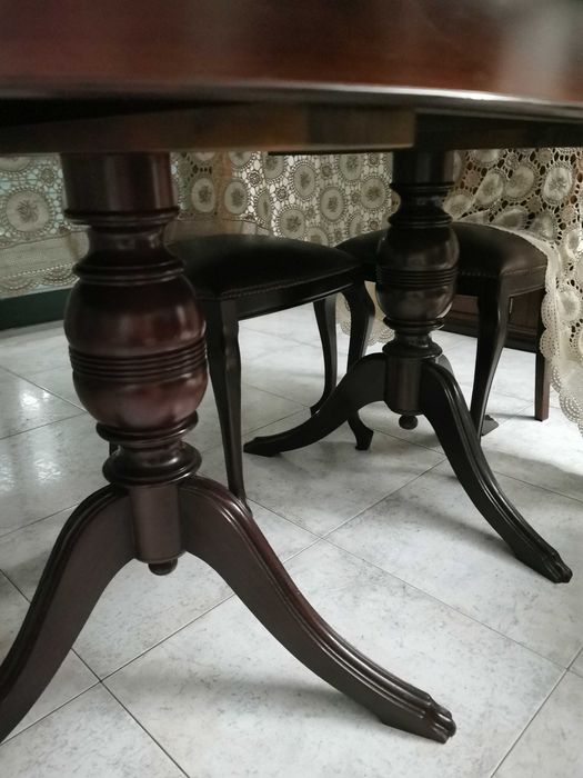 Sala de jantar em cerejeira