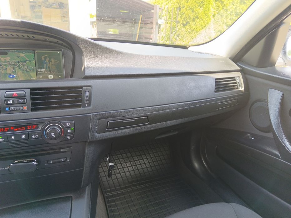 BMW E90 seria 3 318 D po programie 2006 rok
