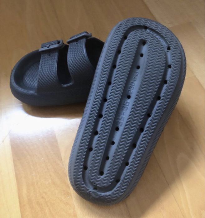 Chinelas cinzentas tamanho 35/36
