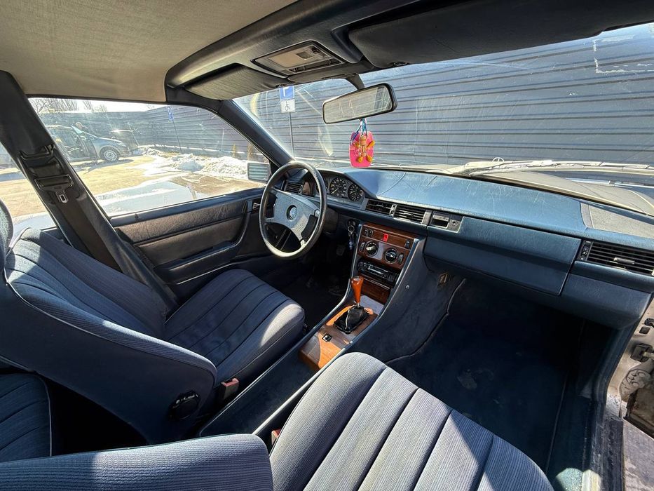 Продам Mercedes 124