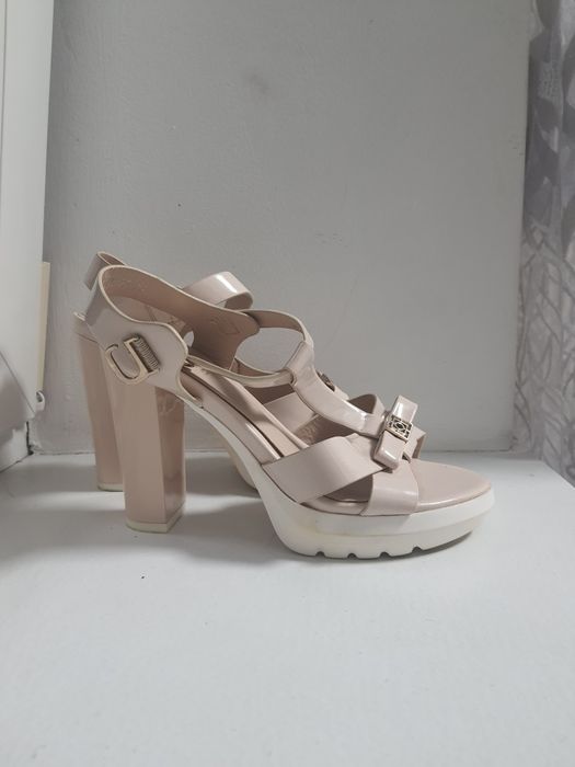 Босоніжки бежеві