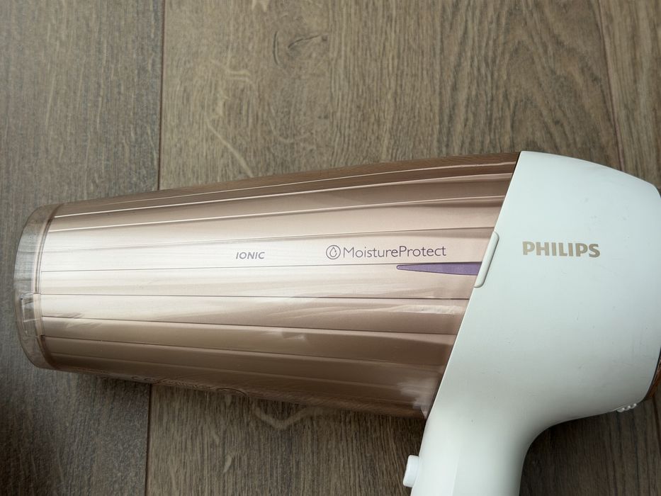 Фен Philips з функцією захисту волосся