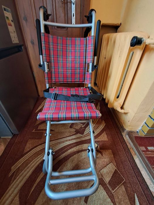 Wózek inwalidzki transportowy