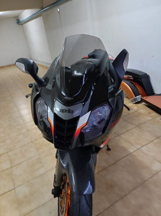 Aprilia rsv 1000 R
