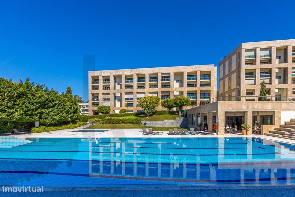 "T3 de Luxo no Prestigiado Villa Restelo"