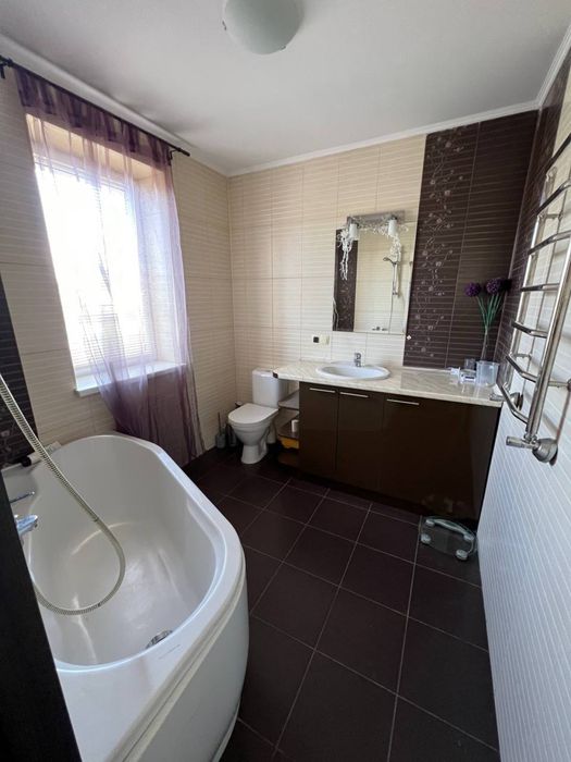 House in Brovary, Novyy tsentr, Masyv - More