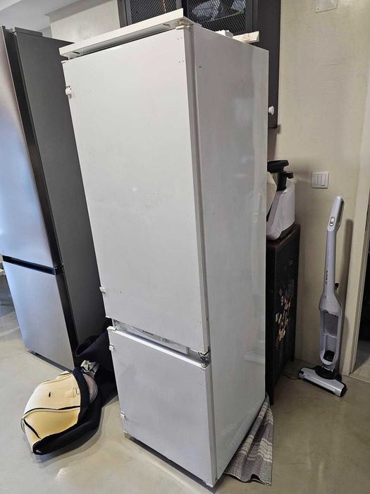 Frigorífico combinado Ariston 295 L - funciona bem