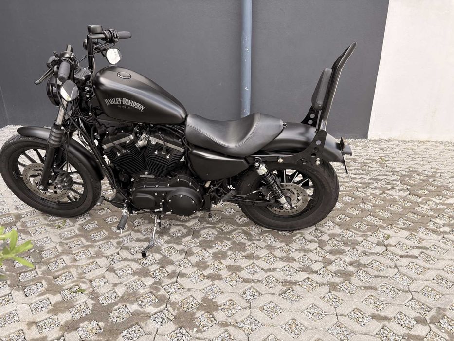 Harley-Davidson Sportster 883 Iron