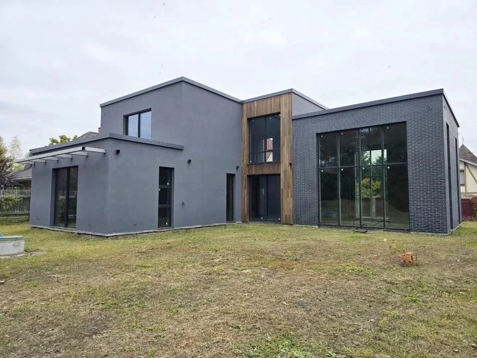 Будинок 260 м2 у соснах 2 світло містечко с. Козин Конча-заспа Дамба