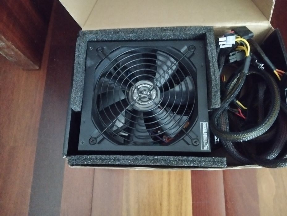 TooQ TQEP-500SP - Fonte de alimentação Ecopower IIde700WcomPFC passivo