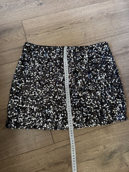 Спідниця з паєтками фірма asos розмір 38
