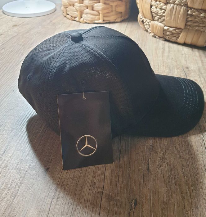 Boné preto/turquesa da marca Mercedes-Benz
