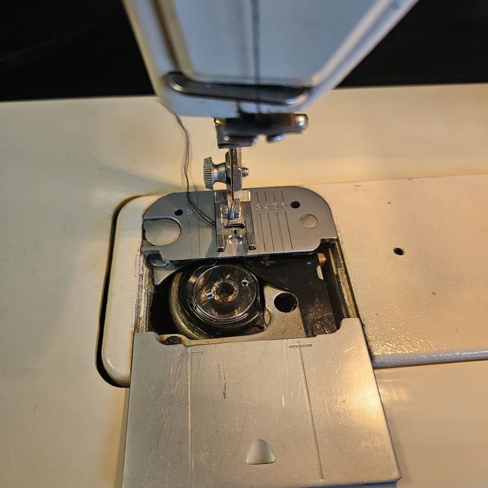 Maszyna do szycia łucznik 877