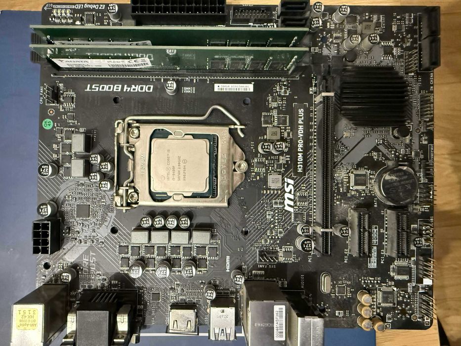 Komputer stacjonarny bez karty graficznej