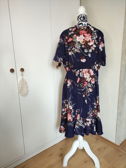 Sukienka w kwiaty 44