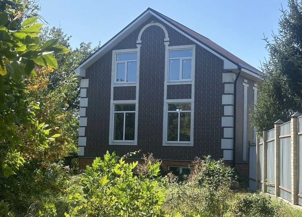 Продам сучасний будинок у районі Нових Будинків (Павленки)(код 5550)