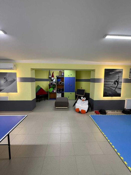 Продам добротний будинок на Агропереробці, з гаражем і ділянкою!