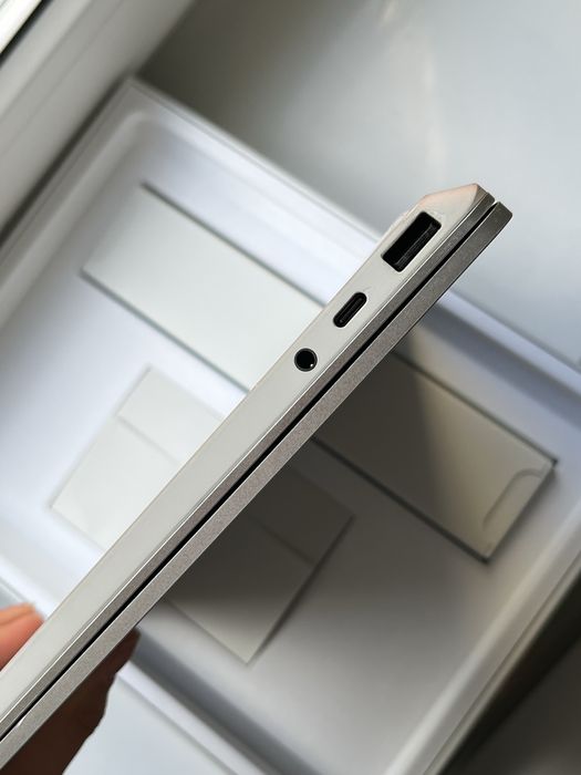 Laptop Microsoft Surface Laptop Go model 1943