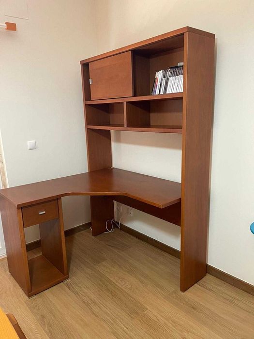 Secretária c/ estante