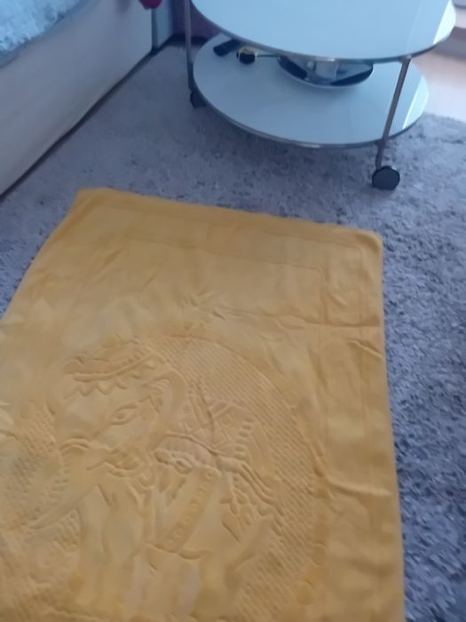 Bardzo duży wytłaczany komfortowy recznik kąpielowy