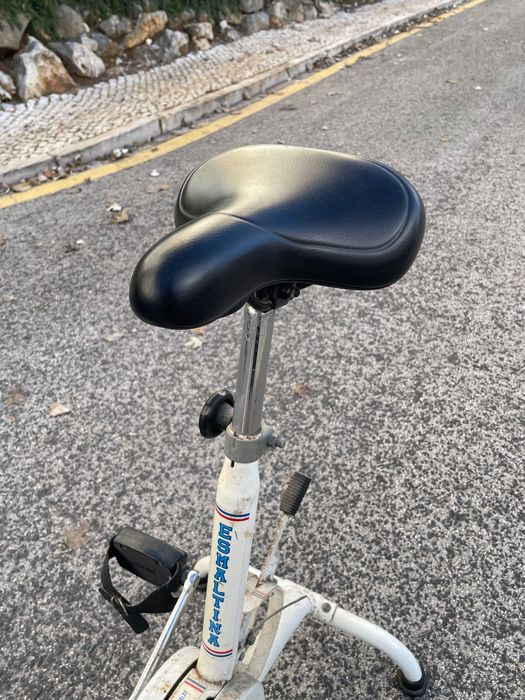 Bicicleta estática Esmaltina