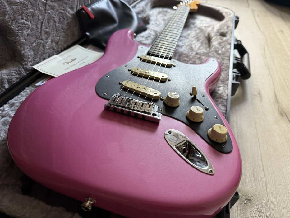 Fender Stratocaster Ultra Pink - niedostepny model w EU gitara LUXONa