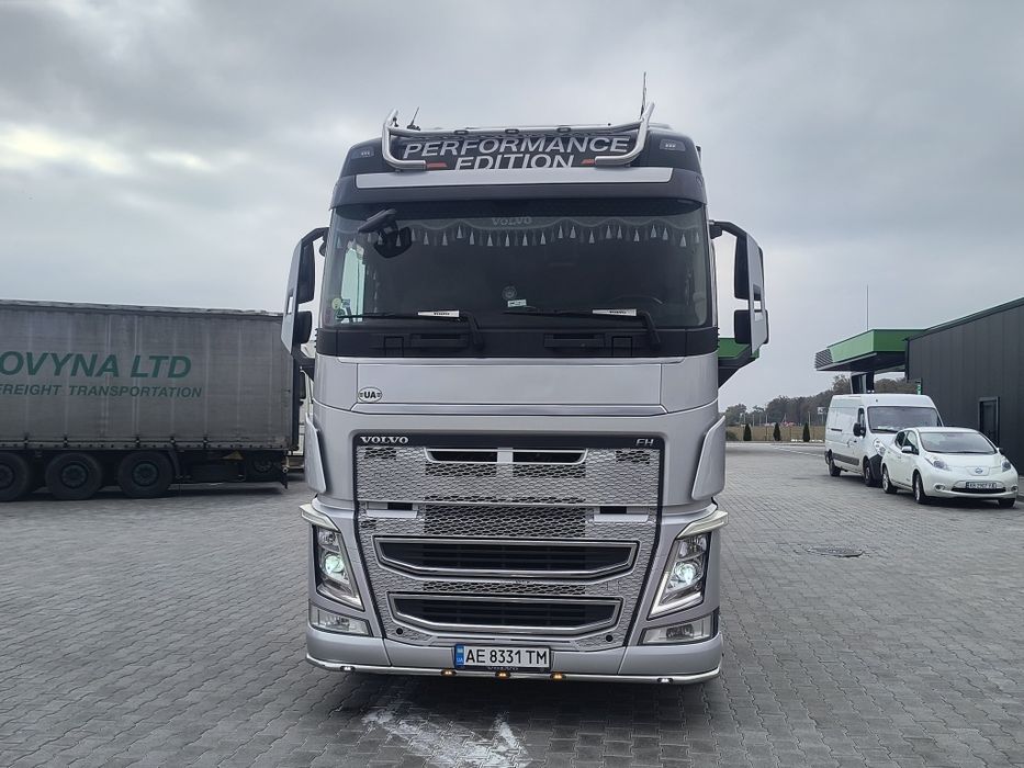 В продажу Volvo fh13