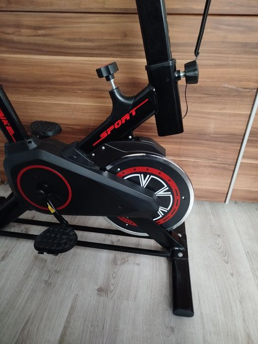 Rower dla kobiety stacjonarny, treningowy, spinningowy