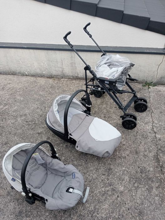 Carrinho de bebé (Trio) Chicco em bom estado