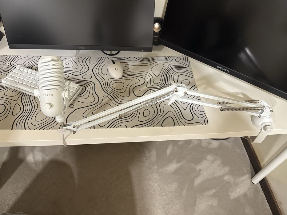 Razer Seiren V3 Chroma com suporte
