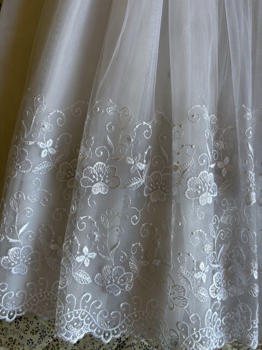 Біле плаття Сніжинки