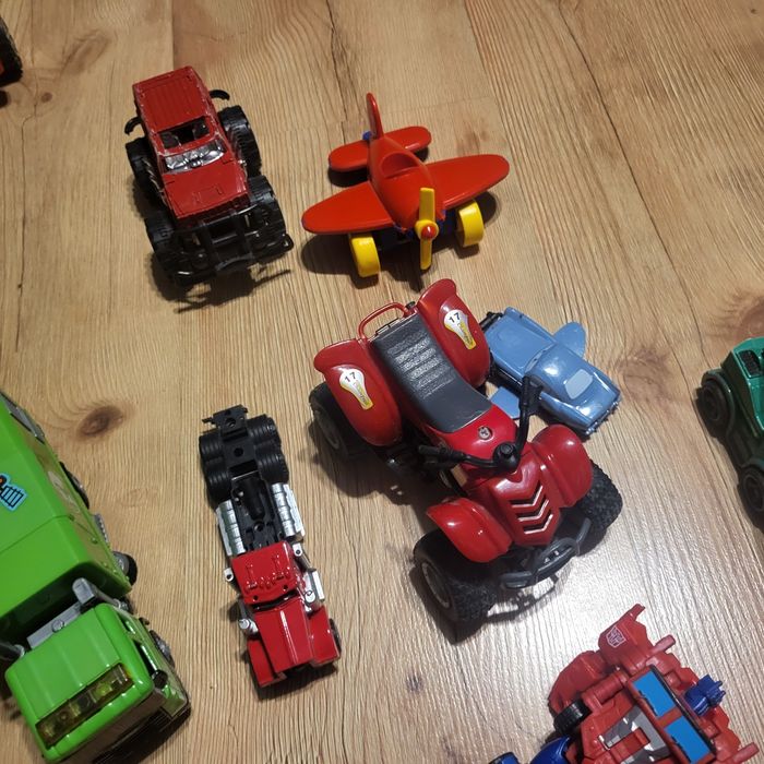 Zestaw zabawek śmieciarka transformers samolot  mix