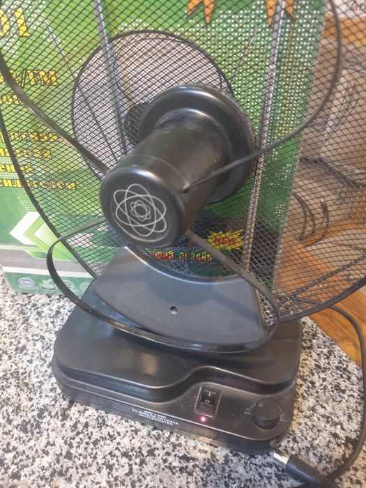 Антена кімнатна T2 Eurosky ES-001 з підсилювачем