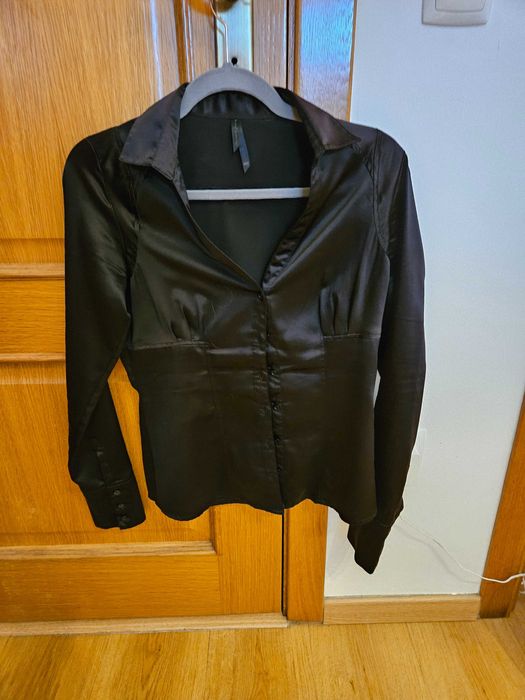 Camisa acetinada S Stradivarius