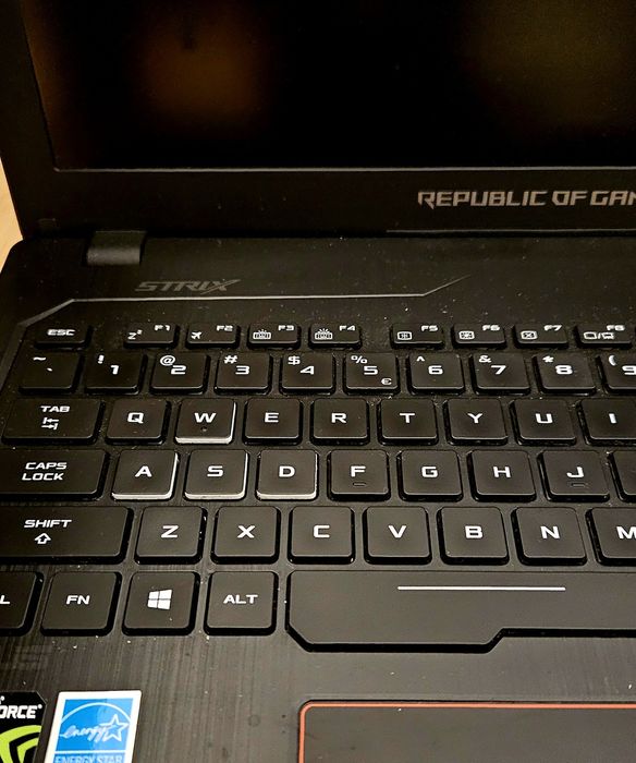 Laptop 15,6" Asus ROG Strix  GL 553 VE, i7- 7700, 16 GB, 512 SSD