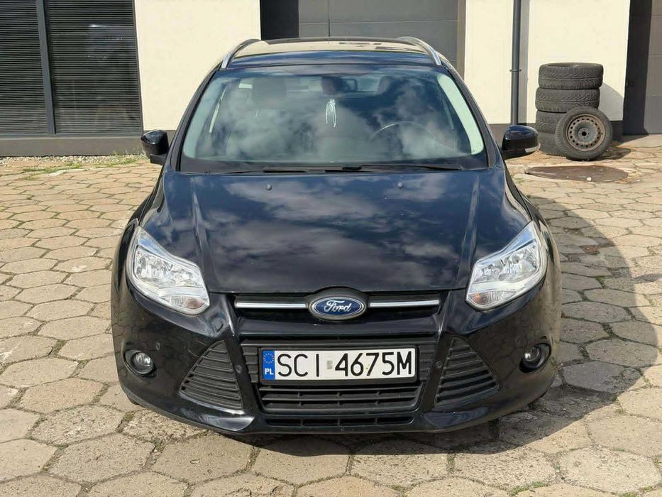 Ford Focus MK3 1.0 EcoBoost 125 KM Kombi 2013 – hak, przegląd/OC 2027, uszkodzony