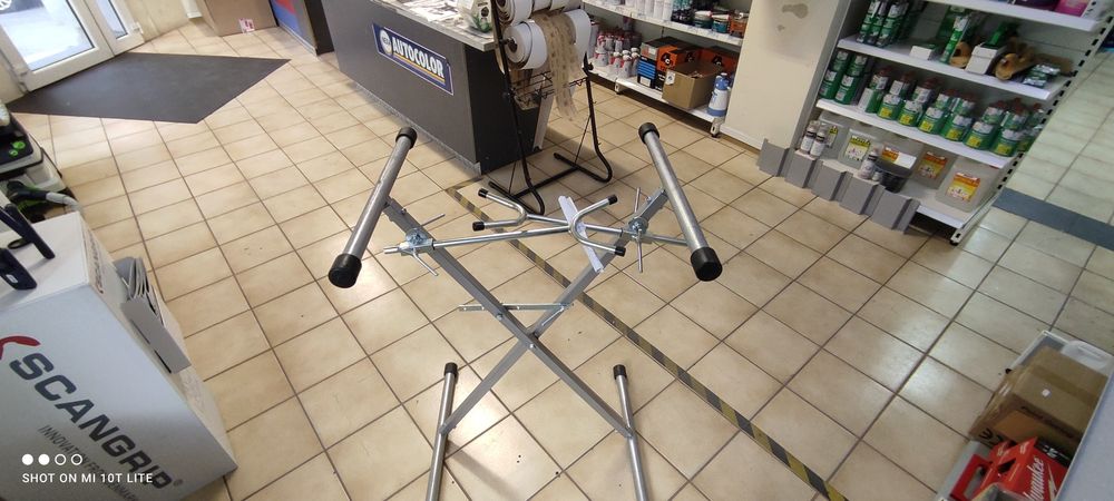 Stojak lakierniczy typu "X" ze wspornikami ocynkowany