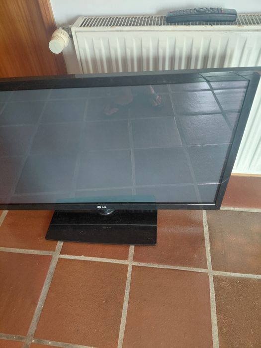 Televisão  LG  praticamente nova