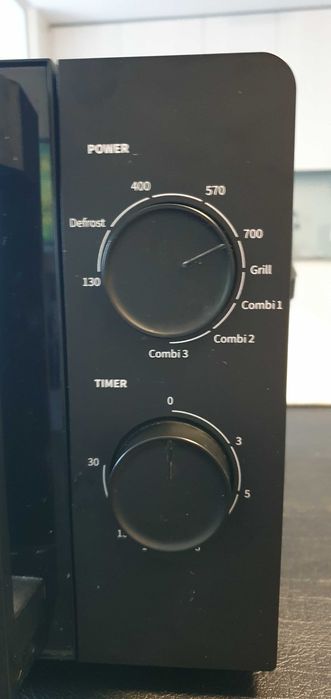 Micro-ondas Hisense com grill