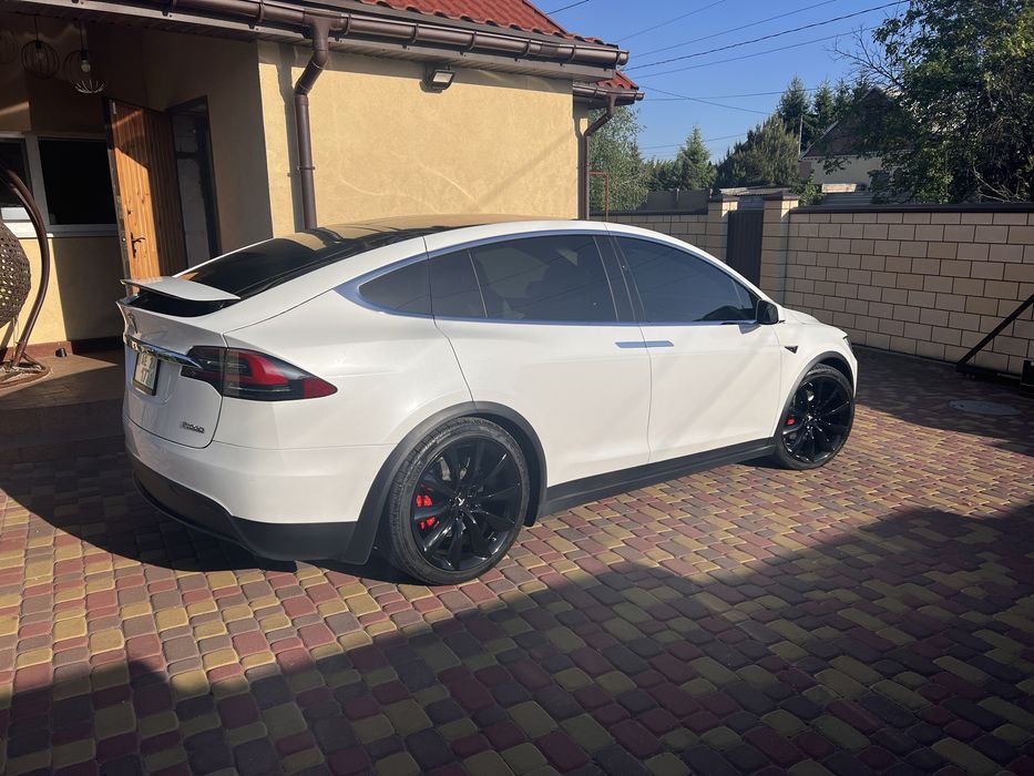 Tesla model X p100d