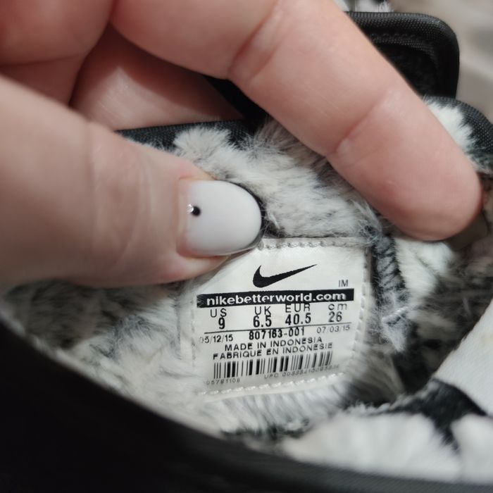 Кроссовки женские NIKE