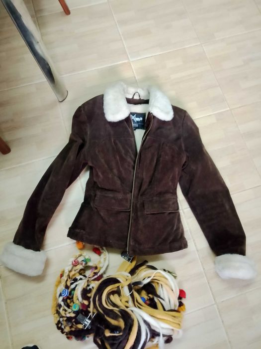 Casaco em pele e pêlo e cachecol em ótimo Estado