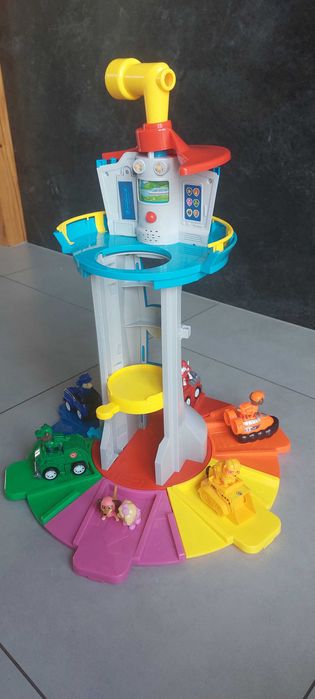 Wieza do obserwacji psi patrol