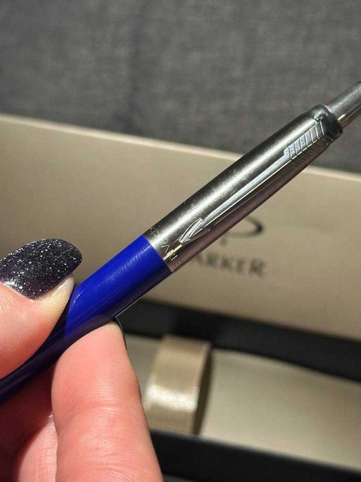 Шариковая ручка Parker + чернила и сменные стержни