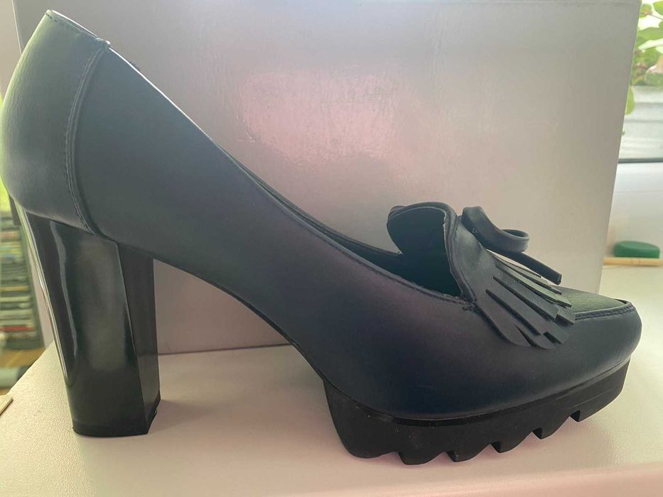 Туфли женские на высоком каблуке 38 размер