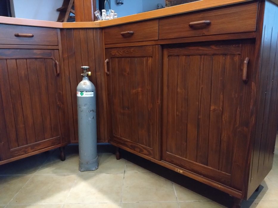 Bar, mini barek. Drewniany