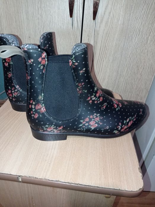 Нові гумаки 41 р