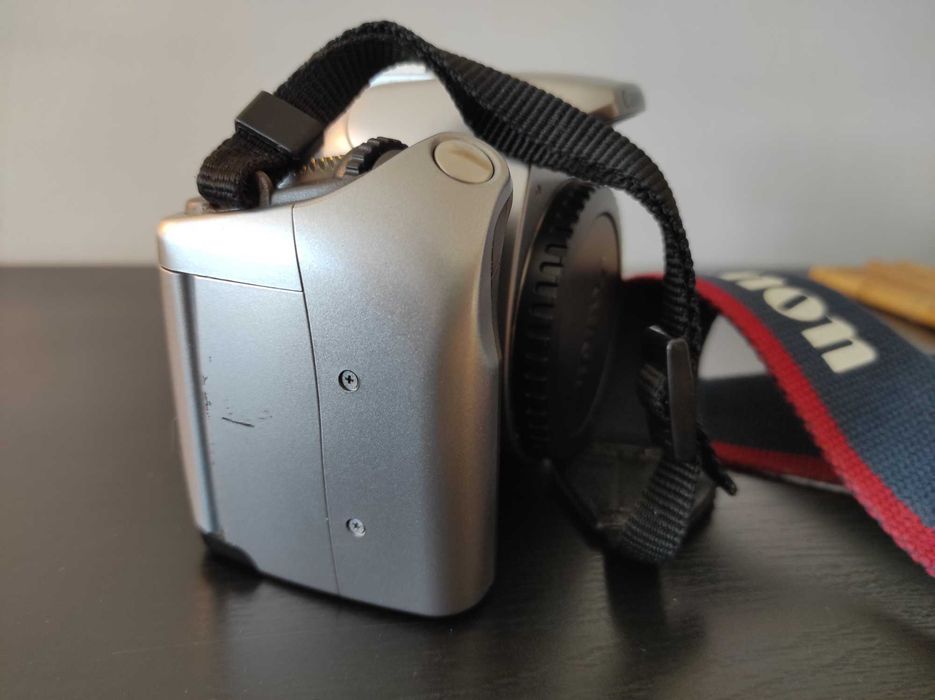 Câmera Fotográfica CANON EOS 300V + Objetiva EF 28-90mm f/4-5.6 II