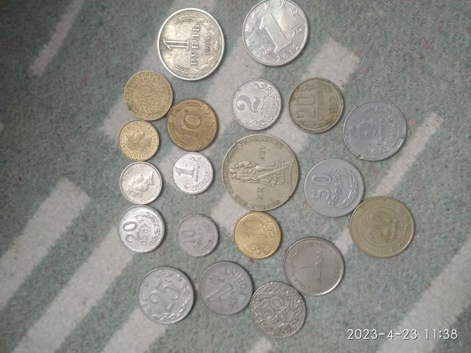 Продам монеты разные